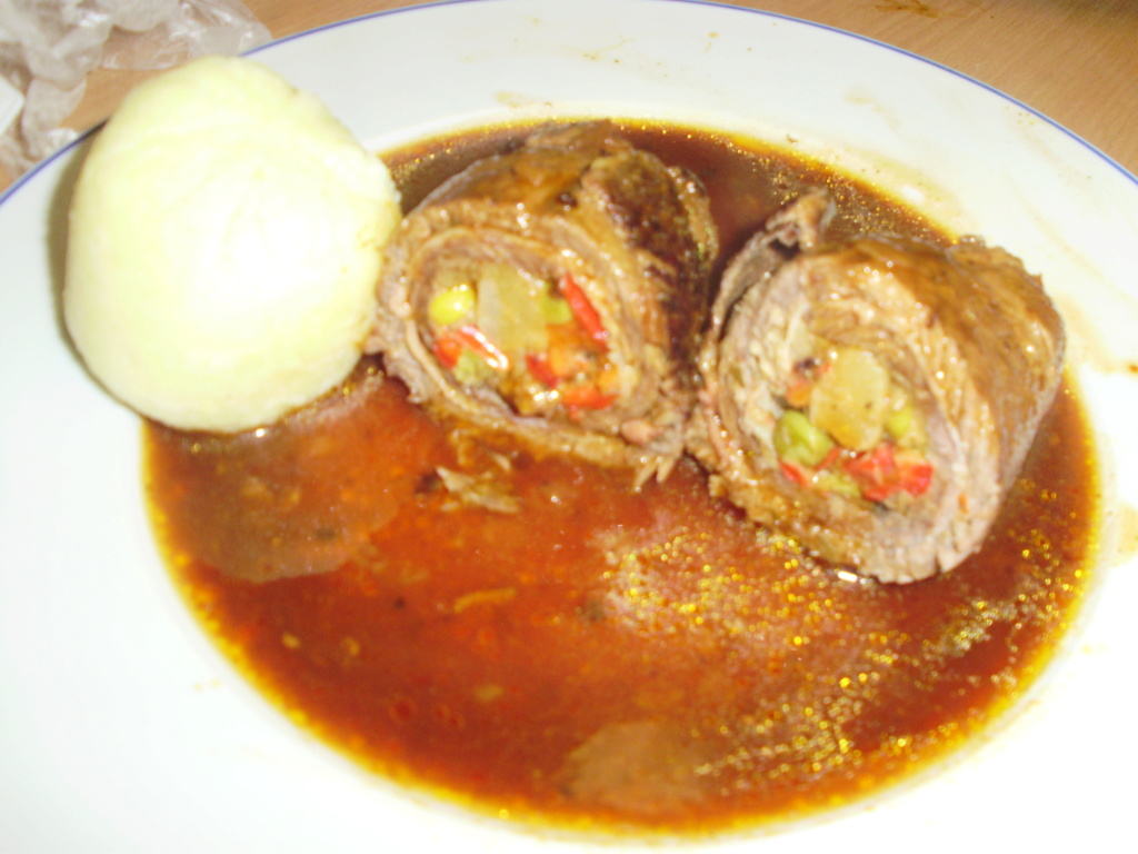 Rinderroulade mit Gemüsefüllung, Diabetiker geeignet P7220110