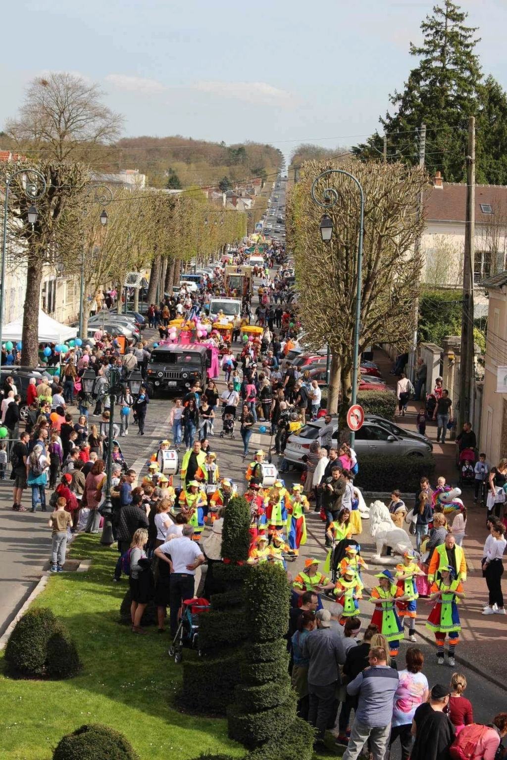 25ème Carnaval de L'Isle-Adam en Hummer avec le Club Hummerbox le 18 Mars 2023  Receiv23