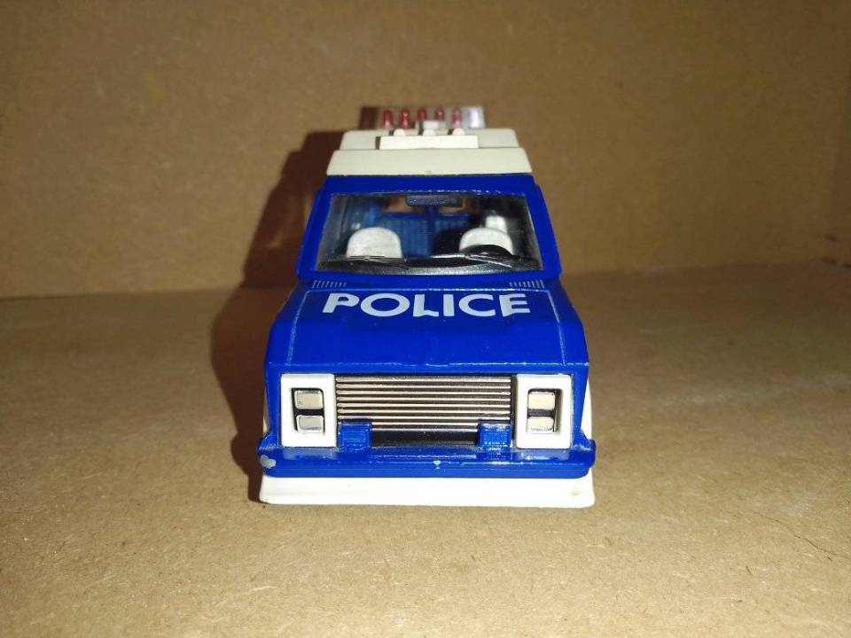 N°3309 Van police 34709811
