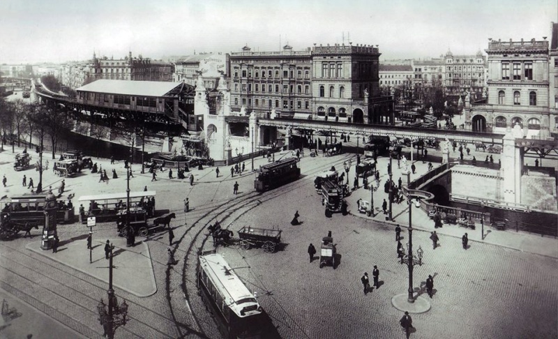 Berlin ....... Das Hallesche Tor  1901_b10