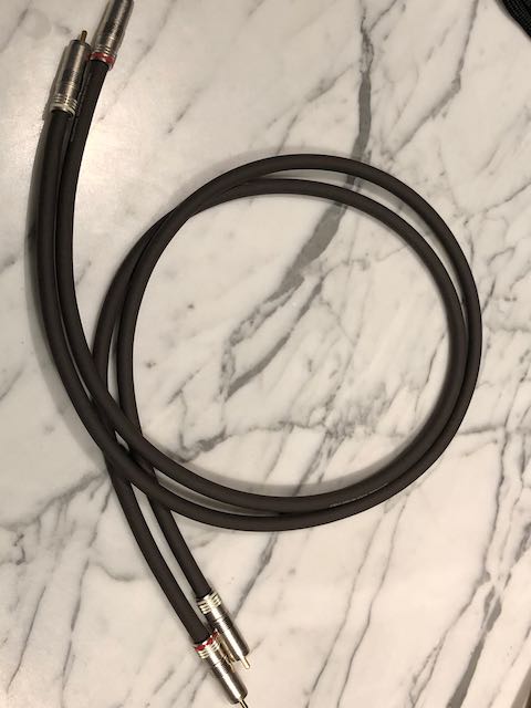 Accuphase SR (Super Refined) Series ASL-10 RCA Interconnects Accuphase SR (Super Refined) Series ASL-10 RCA Interconnects