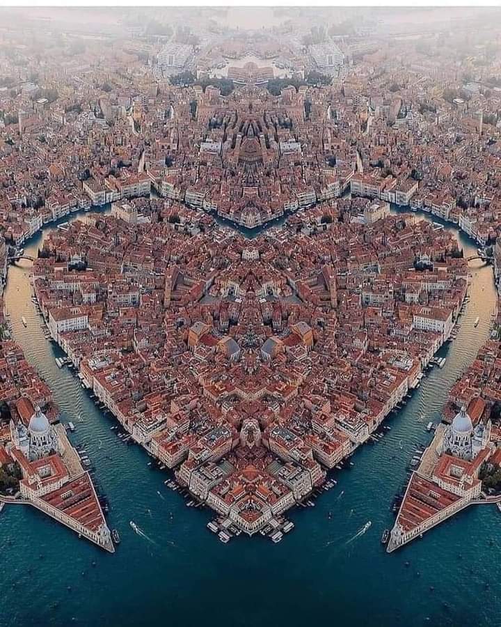 مدينة البندقية بايطاليا و صورة من الجو Fb_img21