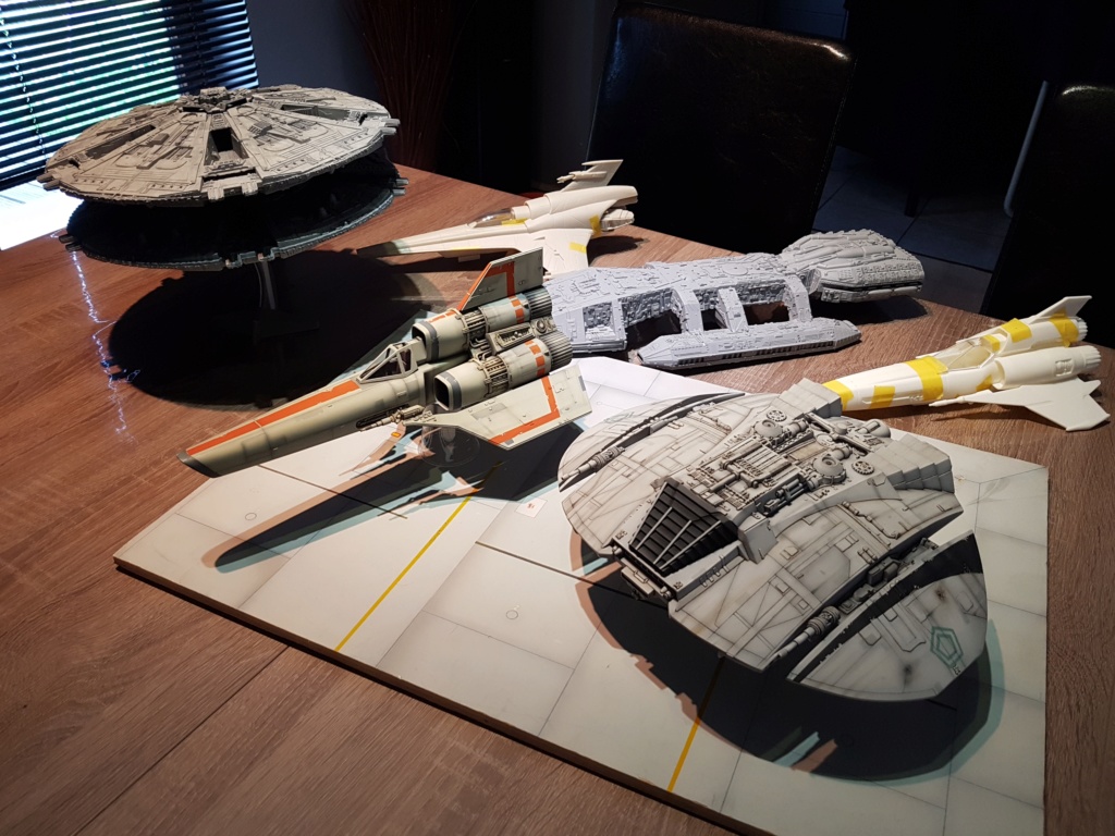Battlestar Galactica - Cylon Raider - Revell Cylon_35