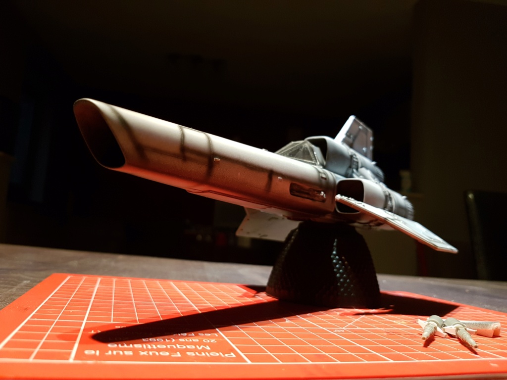Colonial Viper - Battlestar Galactica - Monogram Galact17
