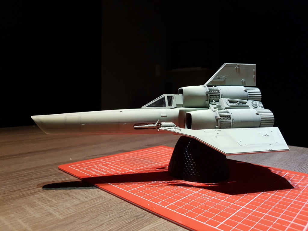 Colonial Viper - Battlestar Galactica - Monogram Galact22