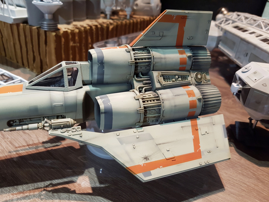 Colonial Viper - Battlestar Galactica - Monogram Galact42