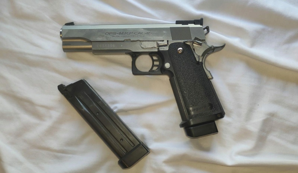 SE VENDE AUG A3 y HI-CAPA Tokio Marui Hicapa10