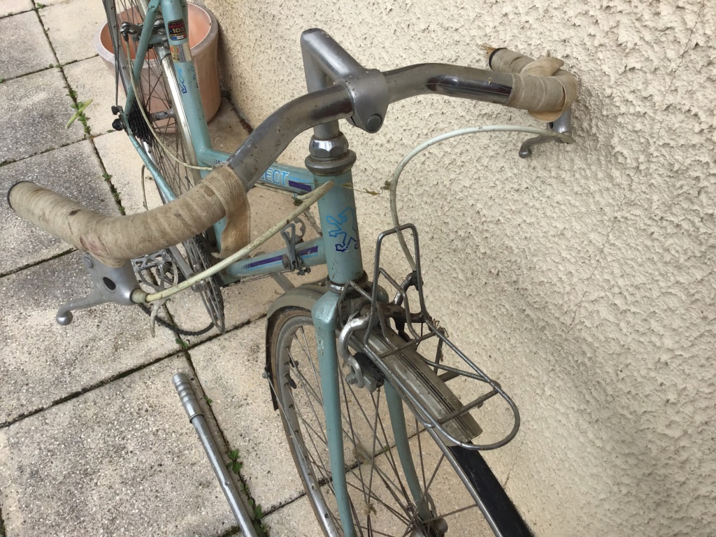 Le Peugeot PH15 de 1985 de ma grand mère Bac5f310