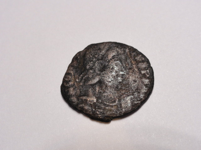 AE3 de Constancio II. FEL TEMP – REPARATIO. Soldado romano alanceando a jinete caído. Dsc06627