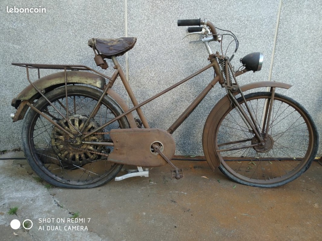 Vélomoteur inconnu a moteur Sachs 60cc dans roue arrière 1938 environ A000439