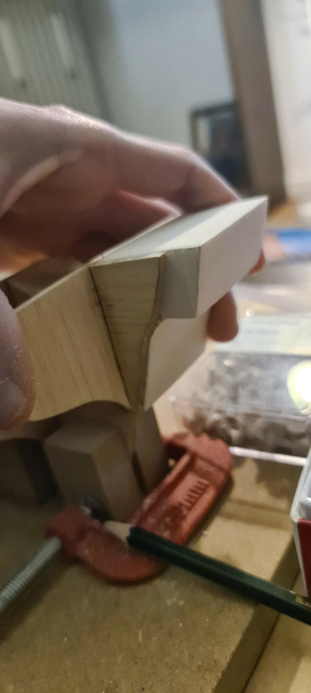 Enterprise 1799 suivis construction - Page 5 Apotre23
