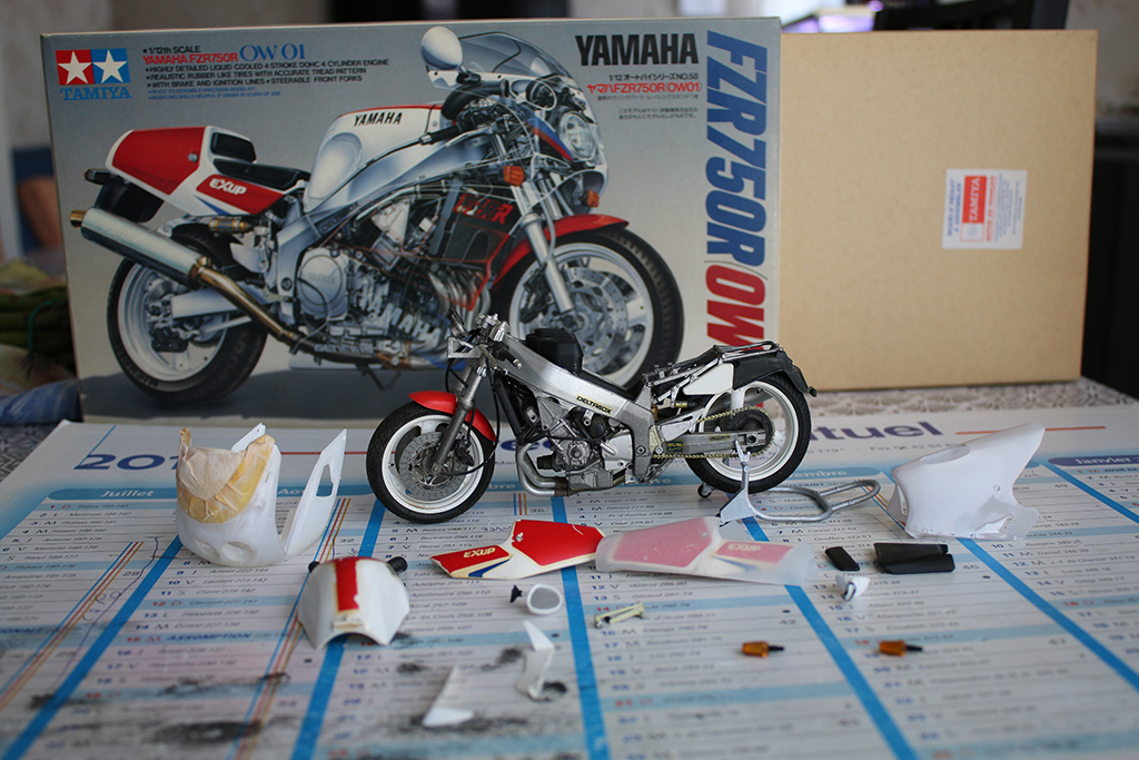 Yamaha FZR 750 R (OW 01) Tamiya Img_4210