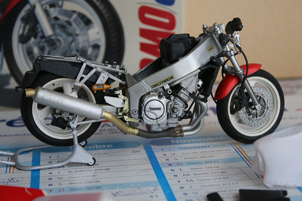 Yamaha FZR 750 R (OW 01) Tamiya Img_4214