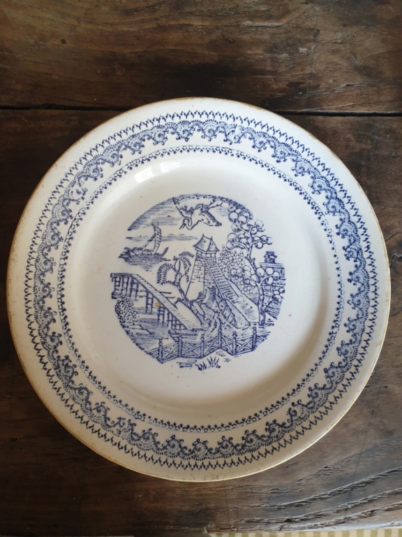 Old willow plates stamped "CMS" in wreath w crown, possibly French? Czech? 20210913