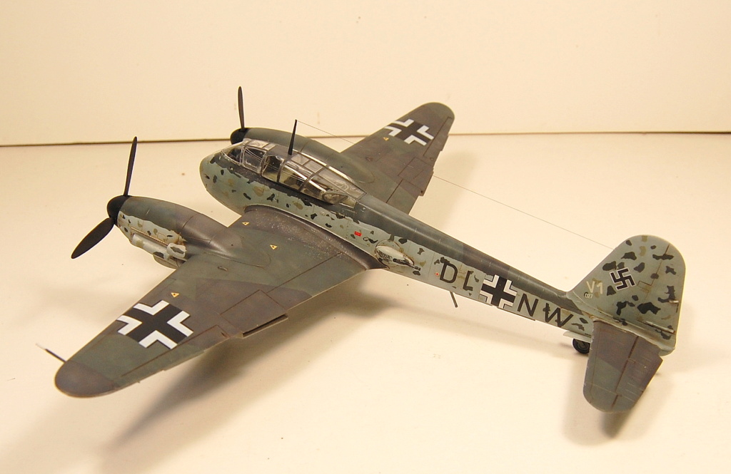 Messerschmitt Me410 - Hornisse qui mal y pense - FineMolds - 1/72 Dsc_0324