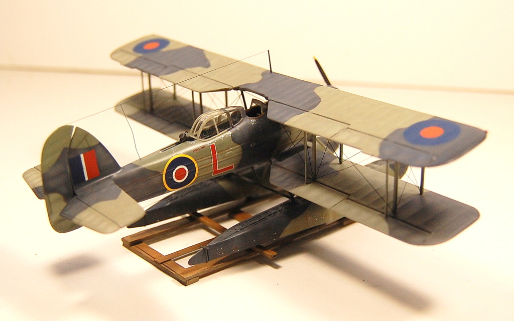 [Matchbox] 1/72 - Fairey Seafox - Les yeux de la marine Dsc_0384