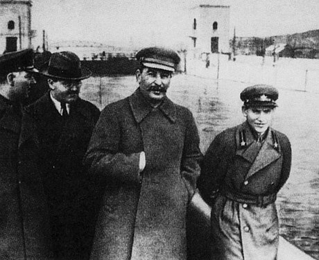 Nikolaï Ivanovitch Iejov et Ghenrik Iadoga, les criminels de Staline Nikola10