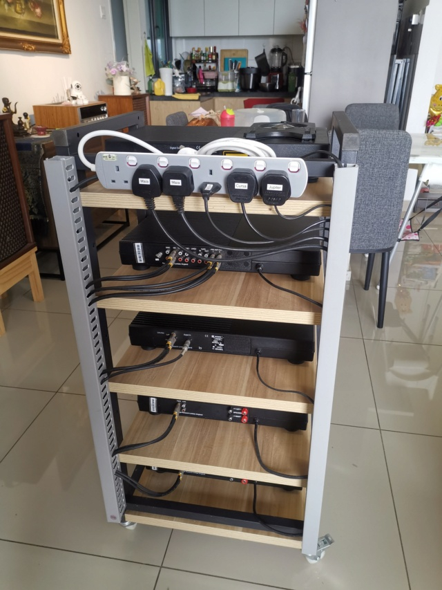 Rega Top Model Complete Sets with Rack and Cables (used) Img_2016