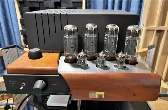 Unison Research Simply 4 (Triode version) Unison Research Simply 4 (Triode version)