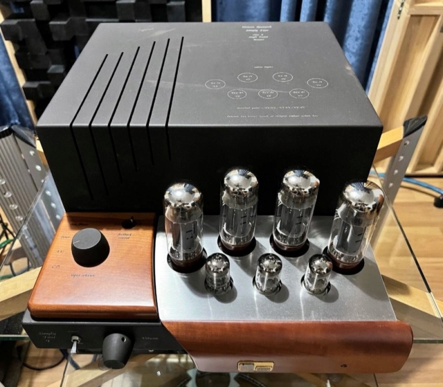 Unison Research Simply 4 (Triode version) Unison Research Simply 4 (Triode version)