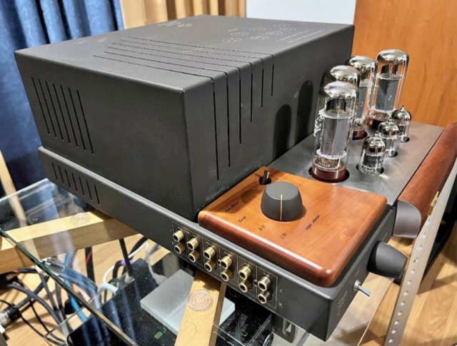 Unison Research Simply 4 (Triode version) Unison Research Simply 4 (Triode version)