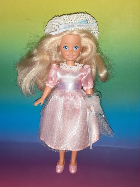 les Barbies et autres poupées mannequins de mon enfance, et les autres ^^ - Page 2 20200544