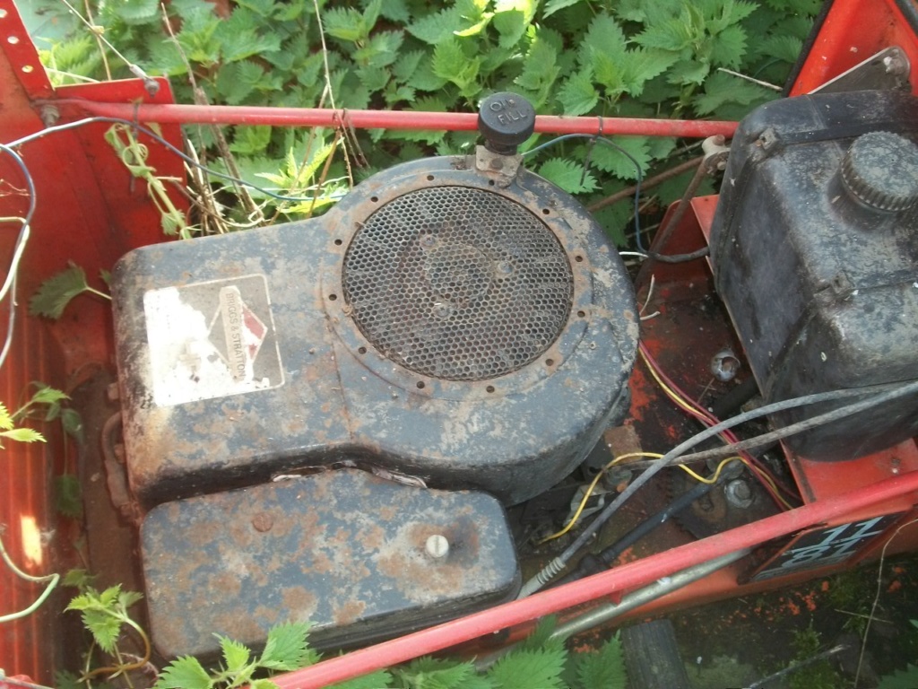 (Vends) tracteur tondeuse pro loisir 11cv pour piéces 000_0231