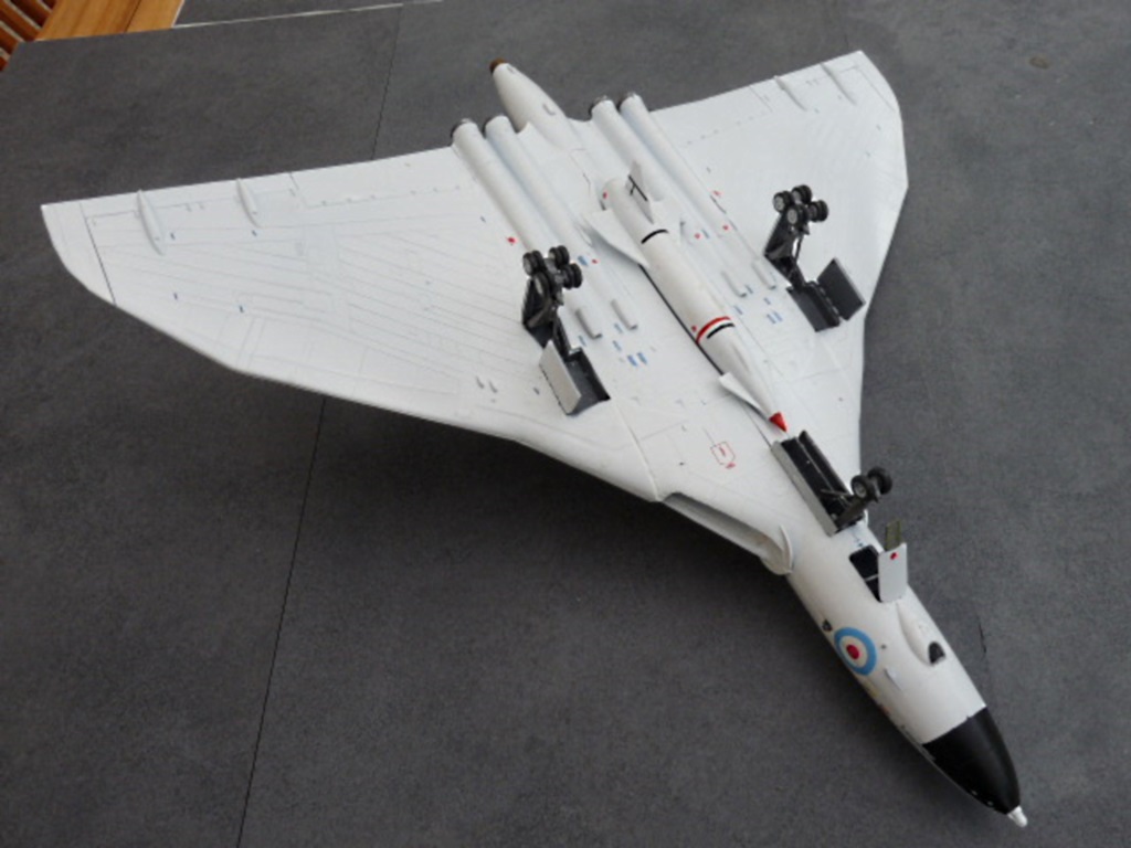 [Airfix] Avro Vulcan B Mk2 XH558 P1020114