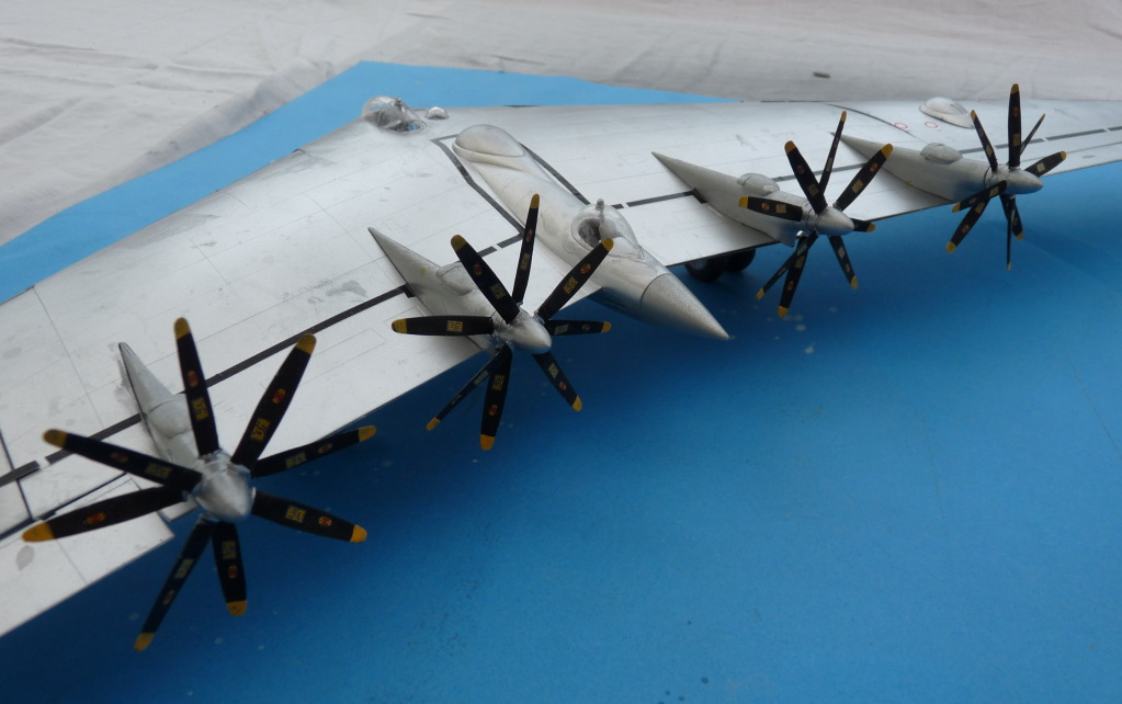 [Italeri] Northrop X/YB-35 Flying Wing P1020458