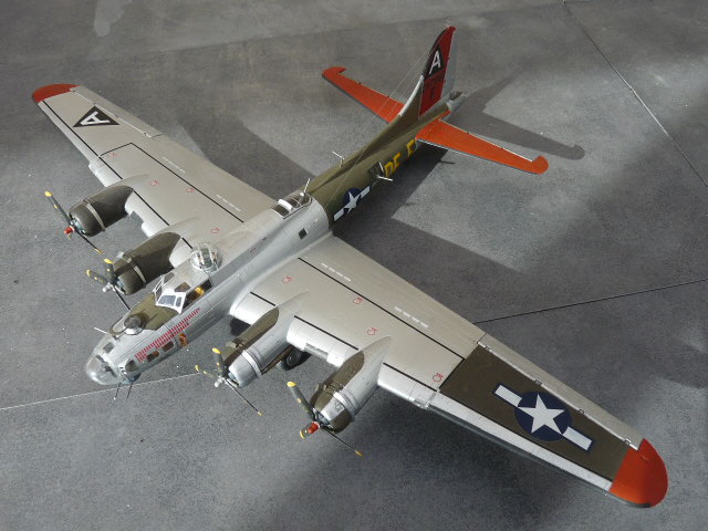 [Revell] Boeing B17 G Flying Fortress P1030335