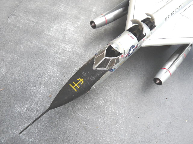 [Italeri] Convair B-58 Hustler P1030544