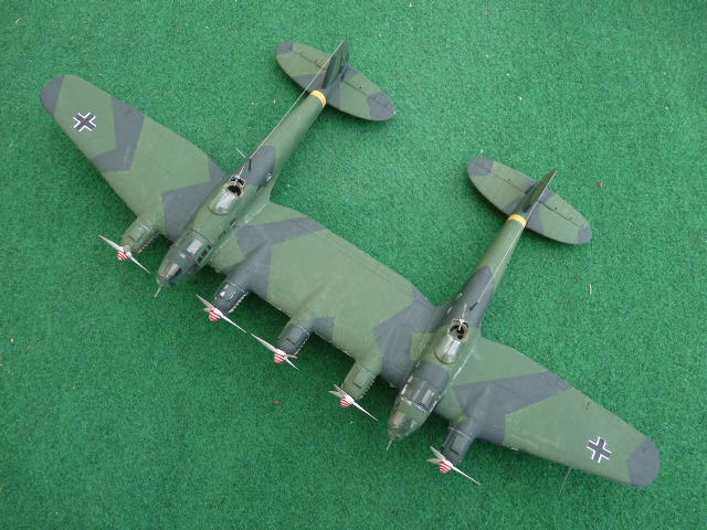 [Italeri] - Heinkel He 111 Z Zwilling P1030710