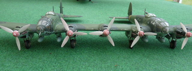 [Italeri] - Heinkel He 111 Z Zwilling P1030716