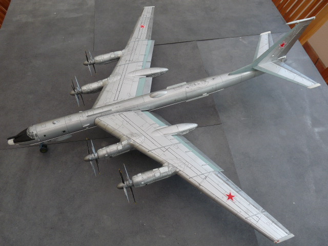 [Trumpeter] Tupolev Tu-142MR Bear-J законченный - Fini - Page 3 P1040853