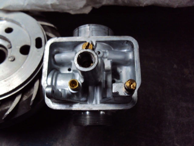 Carburateur  Dsc01952