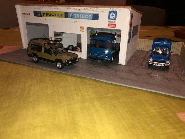 Un petit garage de campagne... Garage13