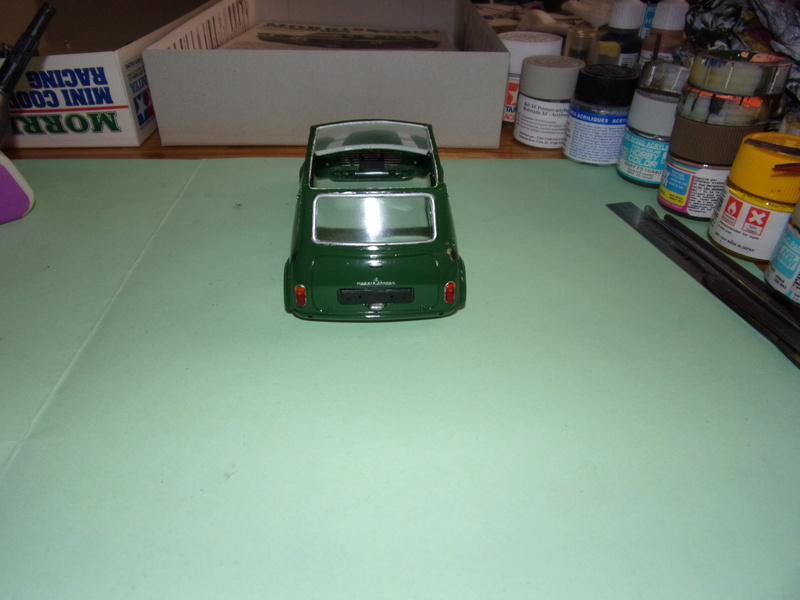 MORRIS MINI COOPER RACING - TAMIYA -1/24éme - Page 3 104_2641
