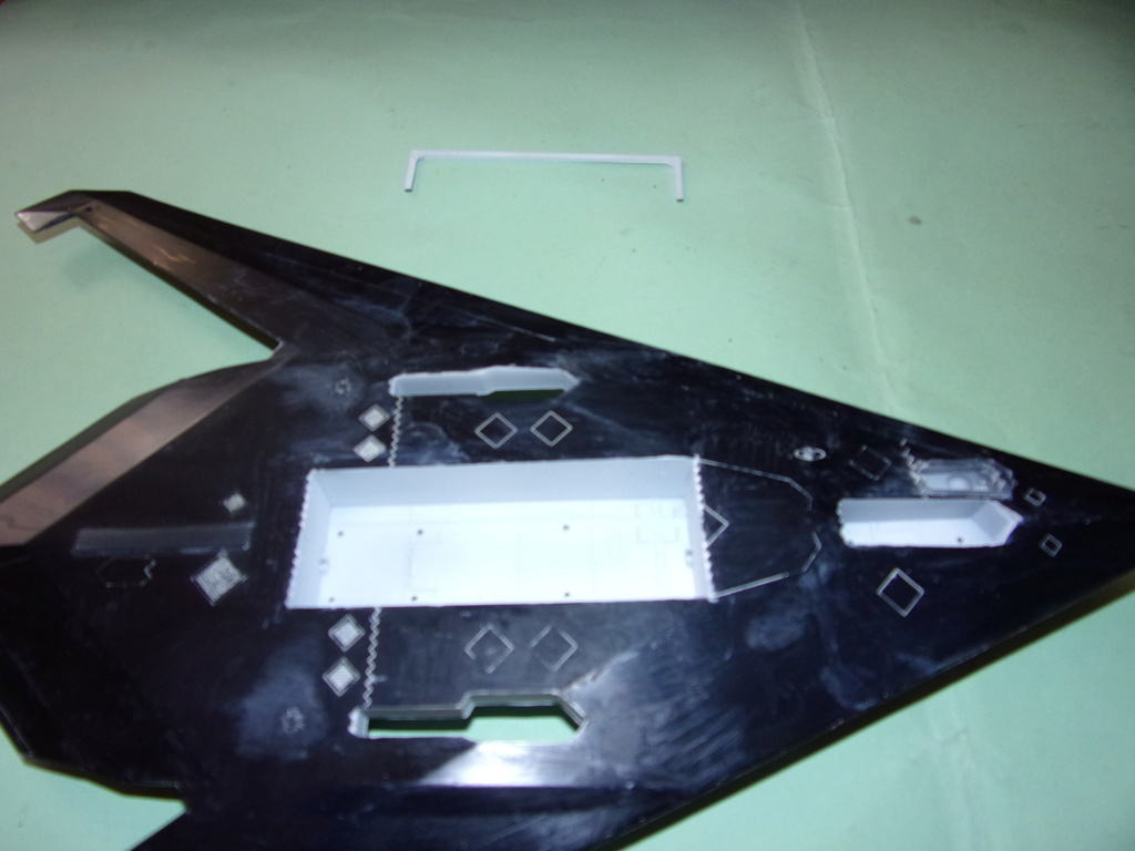 [GB Guerre du Golfe] F-117A (Academy - 1/72éme) - Page 2 105_7219