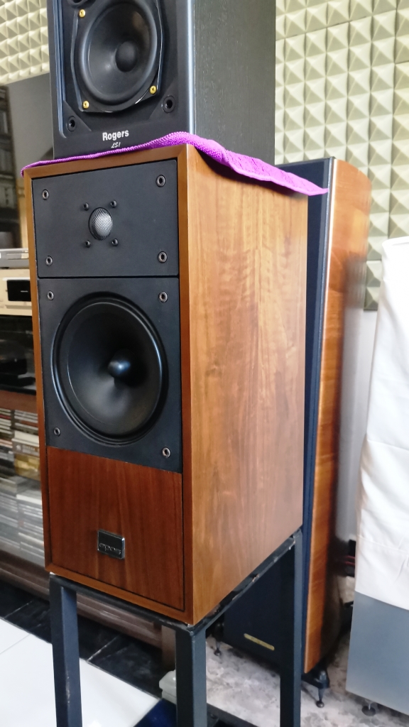 Epos ES14 Biwire Hifi Speaker (England Hand Made) With Original Stands Img_2127