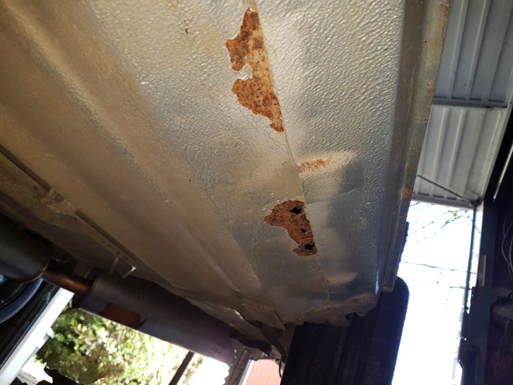 Corrosion perforante du plancher 20190416