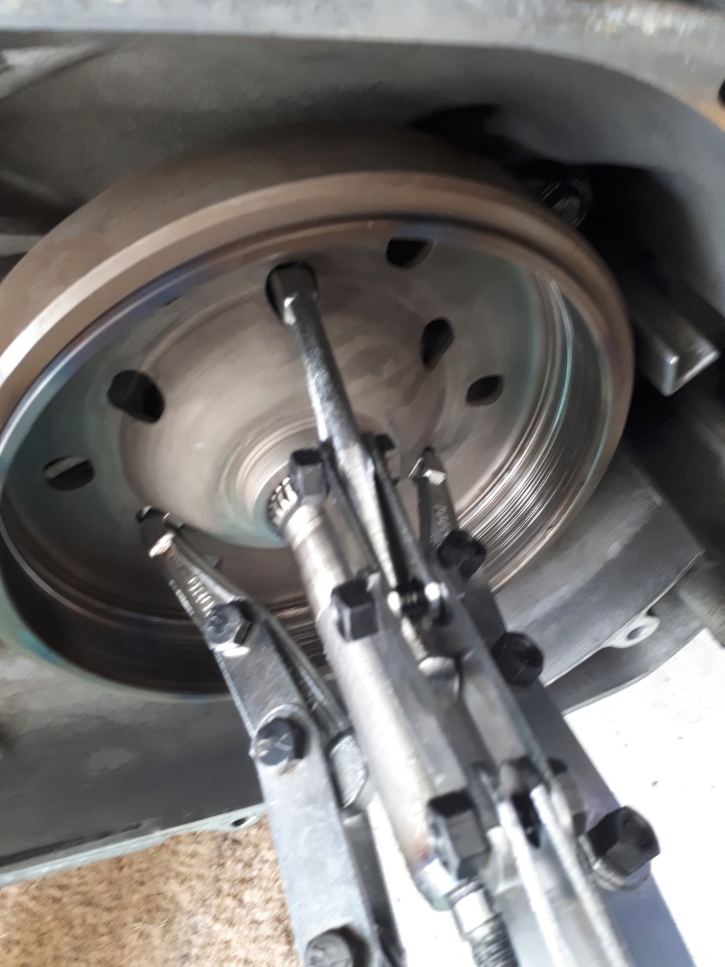 clutch bell - Clutch Bell, How to remove & replace 08_clu11