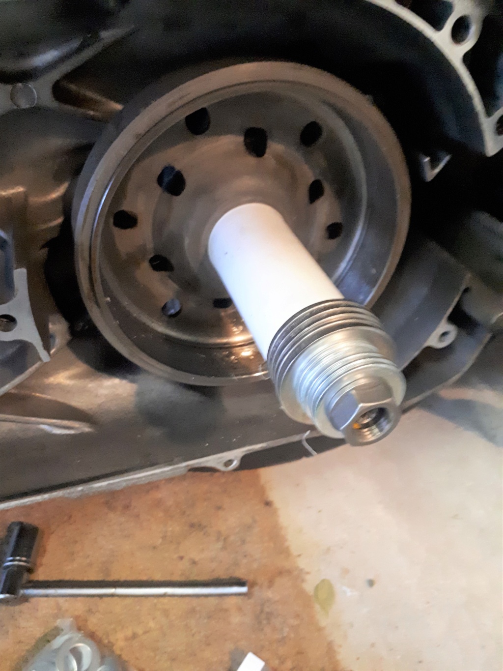 clutch bell - Clutch Bell, How to remove & replace 11_pus11