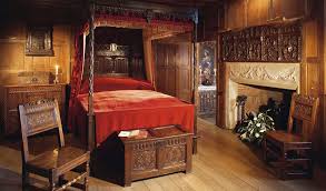 Thomas Boleyn's Bedchamber Downlo39