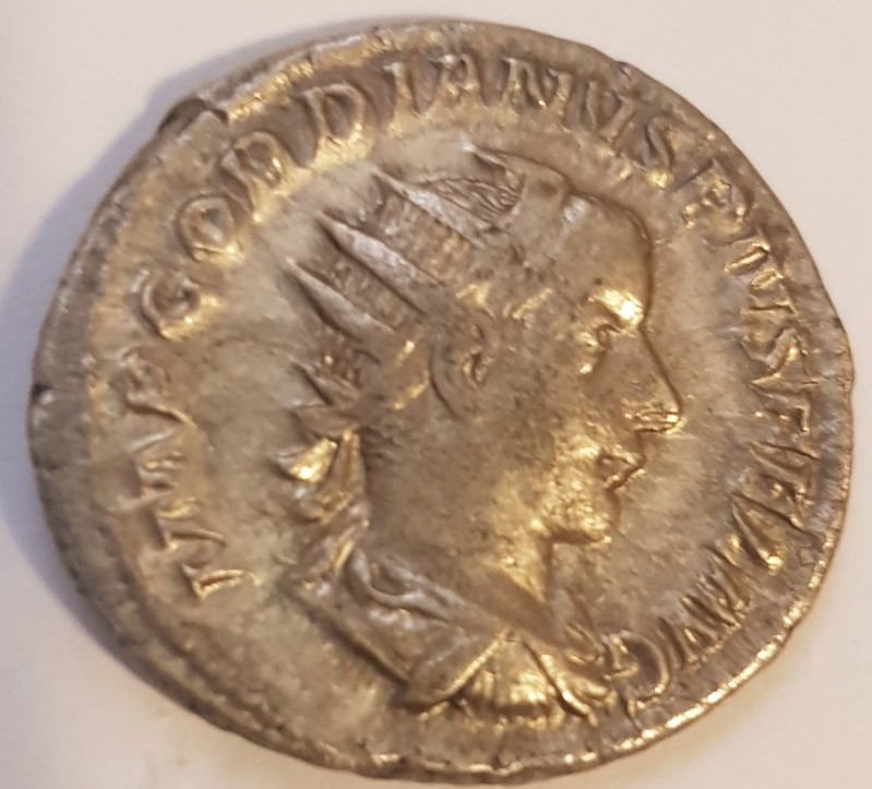 Antoniniano de Gordiano III. P M TR P IIII COS II PP. Apolo sedente a izq. Roma 20191111