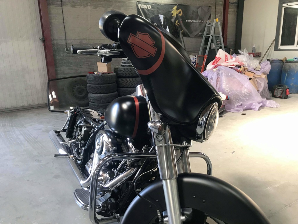 Peinture perso sur Street Glide. 810