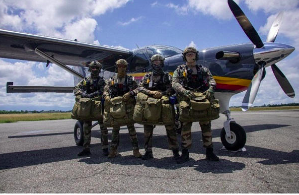 La Direction générale de l’armement va louer un avion Kodiak 100 pour les essais de parachutes militaires Pppppp20