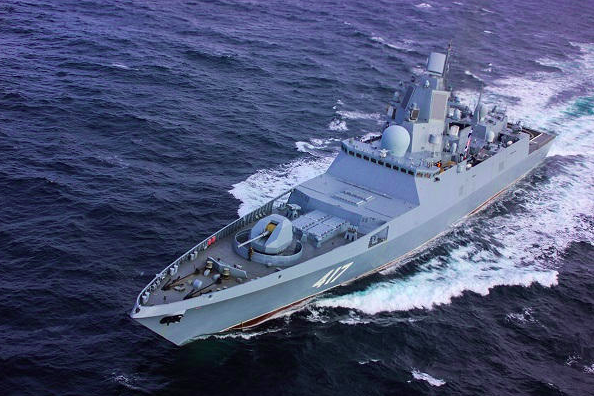 La marine russe lance un important exercice naval en mer Noire Rrrrrr15