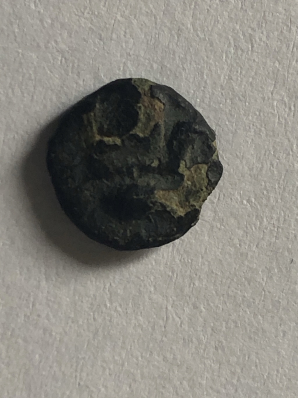 Divisor incierto en bronce. Atenea con ureus/Atenea (?). Siglo III a.C. 765c7210