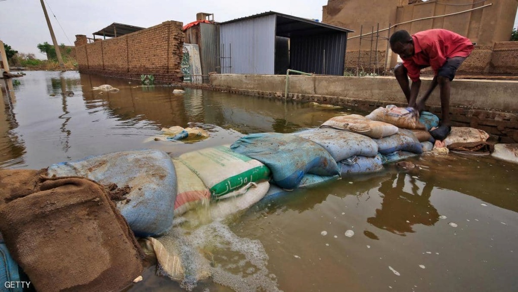 النيل "الغاضب" يترك آلاف الأسر السودانية بلا مأوى 1-137310