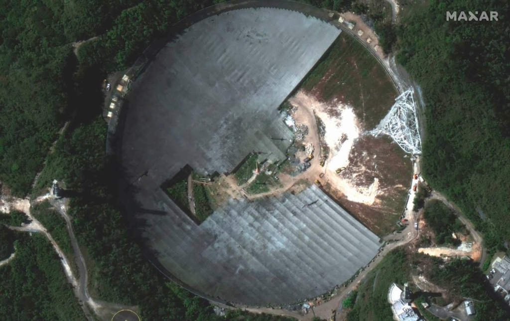 Le démontage de l'observatoire Arecibo vu depuis l'espace 39993a10